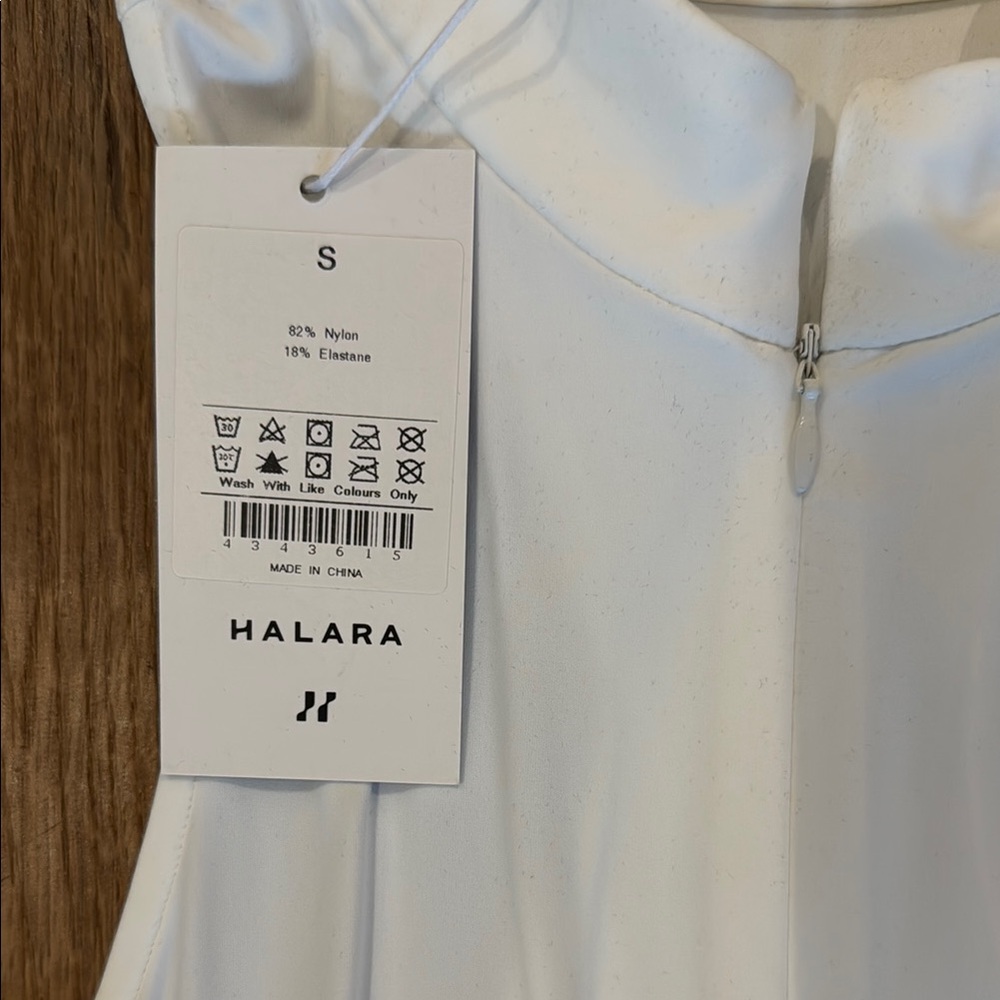 NWT HALARA White Sleeveless Dress - Picture 2 of 4